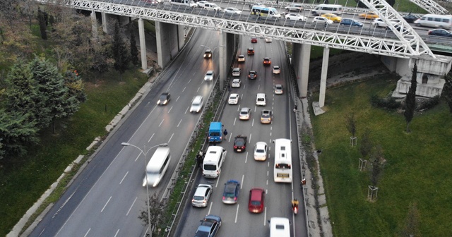 Esenyurt TEM Bağlantı yolunda 7 araçlı zincirleme kaza