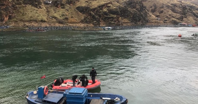 Fırat Nehri&#039;nde kaybolan sürücü bir haftadır aranıyor