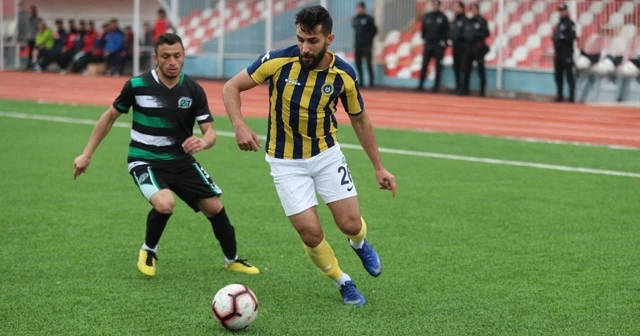 Hafta içi babasını kaybetti, hafta sonu maça çıktı