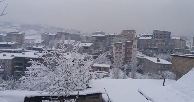 Hakkari’de 19 köy ile 40 mezra yolu ulaşıma kapandı