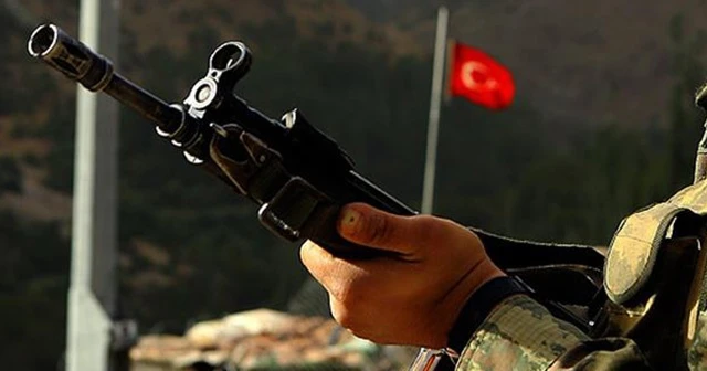 Hakkari'de silah kazasında yaralanan asker şehit oldu