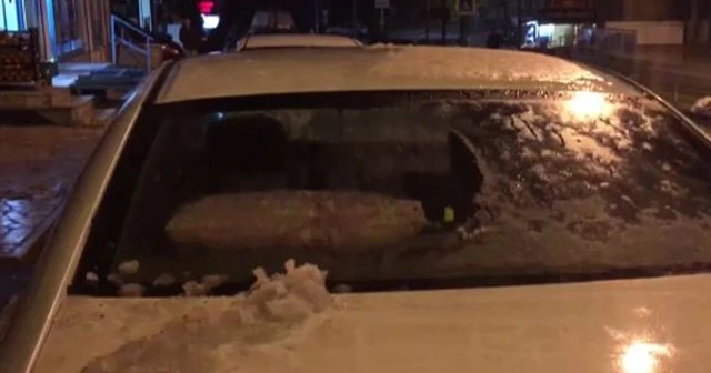 İstanbul'a yılın ilk karı yağdı