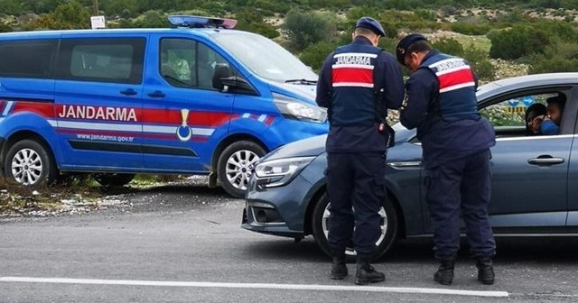 İzmir&#039;de jandarmanın huzur operasyonunda ceza yağdı