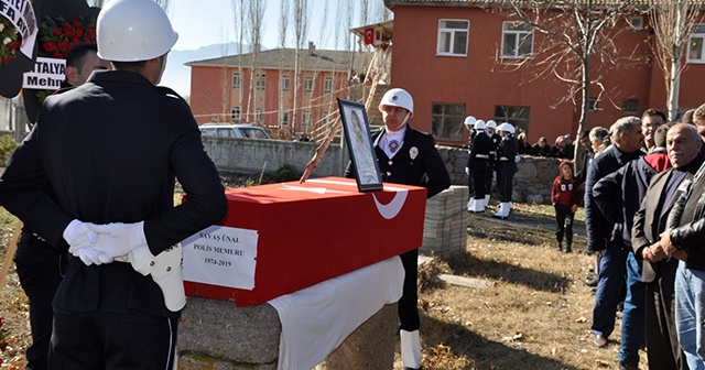 Kalbine yenik düşen polis memuru son yolculuğuna uğurlandı