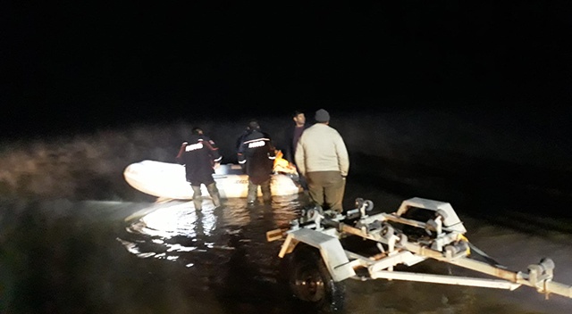 Keban Barajında mahsur kalan balıkçılar kurtarıldı