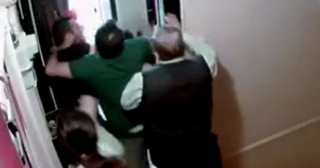 Komşusuna saldıran baba ve 2 oğlu tutuklandı