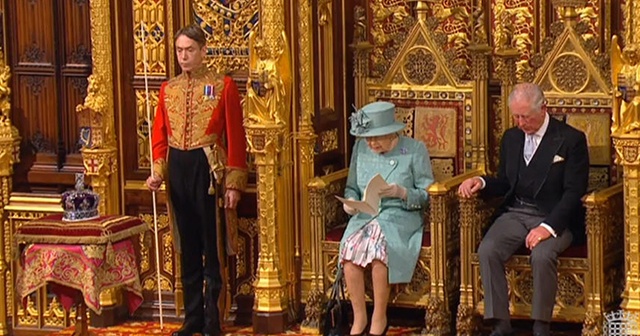 Kraliçe, Parlamento açılış konuşmasını gerçekleştirdi
