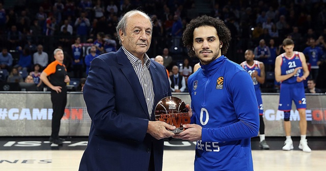 Larkin MVP ödülünü aldı