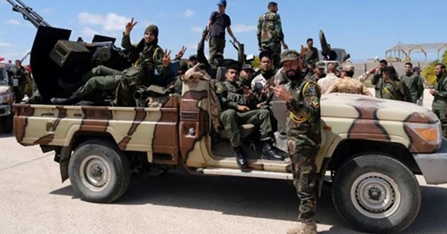 Libya'da Hafter'e bağlı savaş uçağı düşürüldü