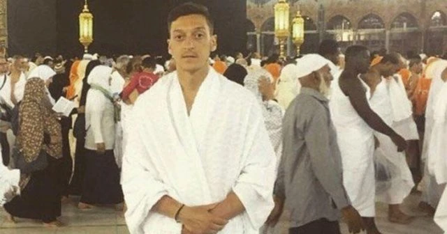 Mesut Özil&#039;den Doğu Türkistan açıklaması