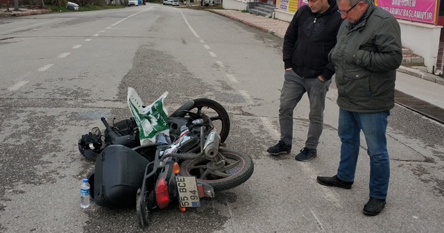 Motosiklet otomobil ile çarpıştı: 1 yaralı