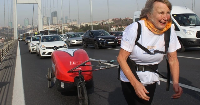 Nepal'deki çocuklara yardım etmek için yola çıkan yazar İstanbul'da