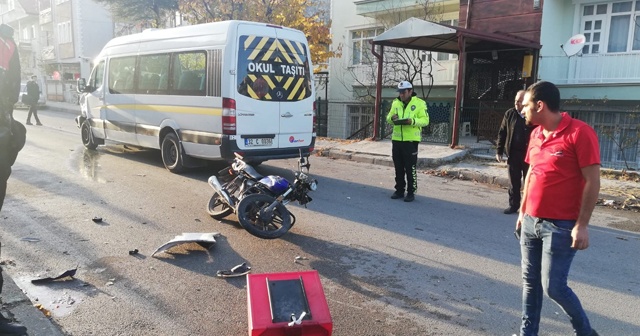 Okul taşıtının çarptığı motosikletin sürücüsü öldü