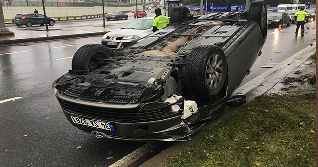 Otomobil takla attı, cadde trafiğe kapatıldı