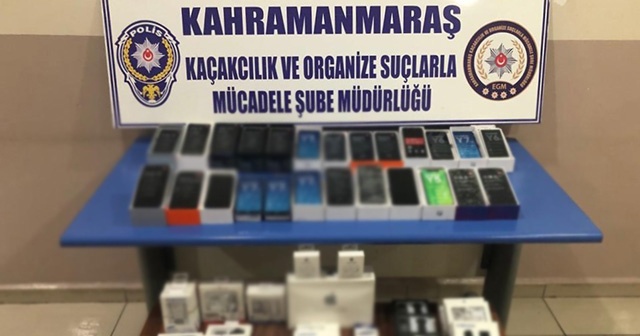 Seyyar satıcıdan 90 bin liralık kaçak telefon çıktı