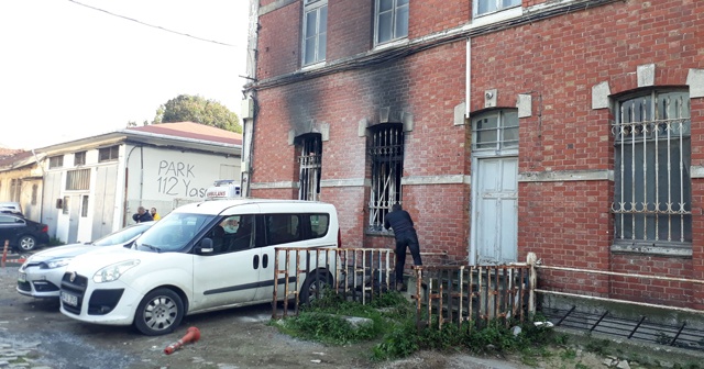 Tarihi Sirkeci Tren Garı'nda korkutan yangın