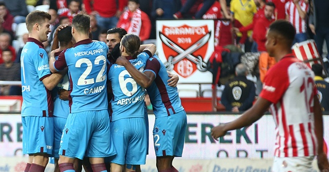 Trabzonspor deplasmanda Antalyaspor&#039;u 3-1 mağlup etti