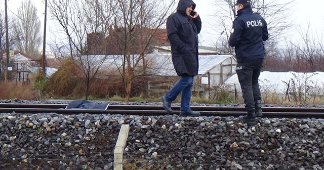 Tren raylarında parçalanmış kadın cansız bedeni bulundu