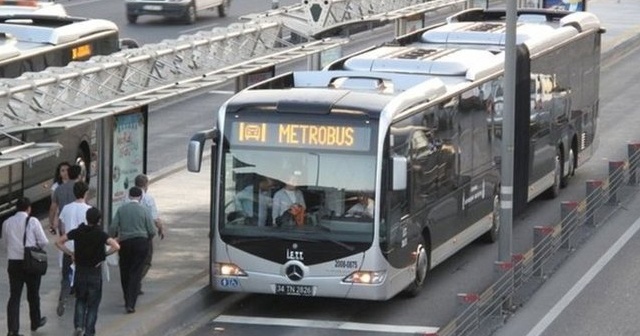 Türkiye Afrika ülkesine metrobüs götürüyor
