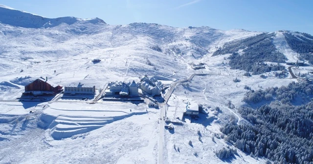 Uludağ&#039;da kar kalınlığı 30 santimetreye ulaştı