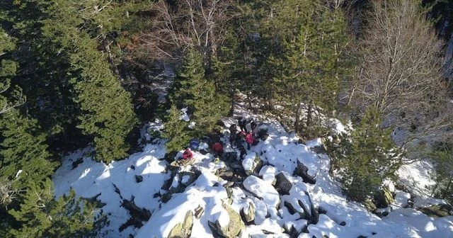 Vali açıkladı: Uludağ'da kaybolan iki arkadaştan mont ve bere dışında bir iz yok