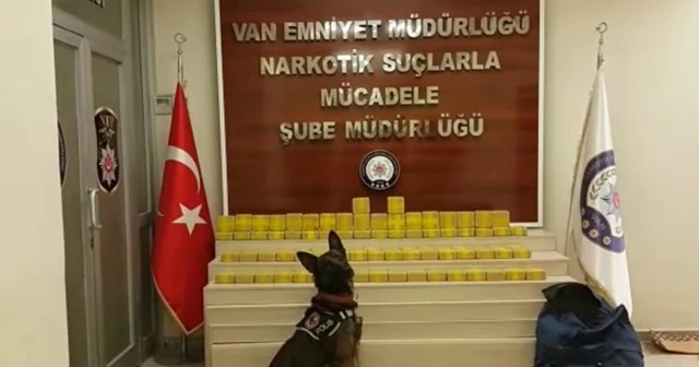 Van'da park halindeki kamyonetten 45 kilo eroin çıktı