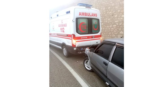 Yaralı taşıyan ambulans kaza yaptı: 7 yaralı