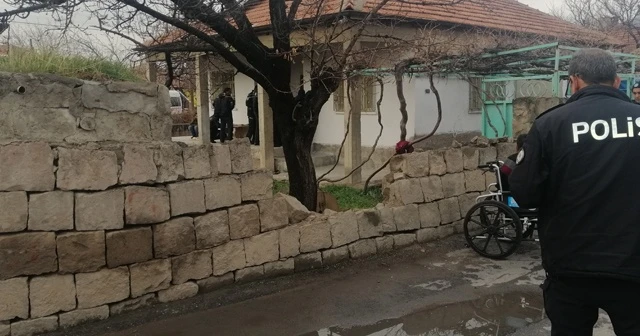 Yaşlı adam evinde ölü bulundu