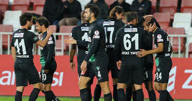 Yukatel Denizlispor kupada avantajı kaptı