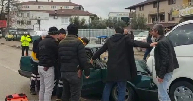'Seviyor musun?' sorusuna hayır yanıtı alınca direksiyonu kırdı