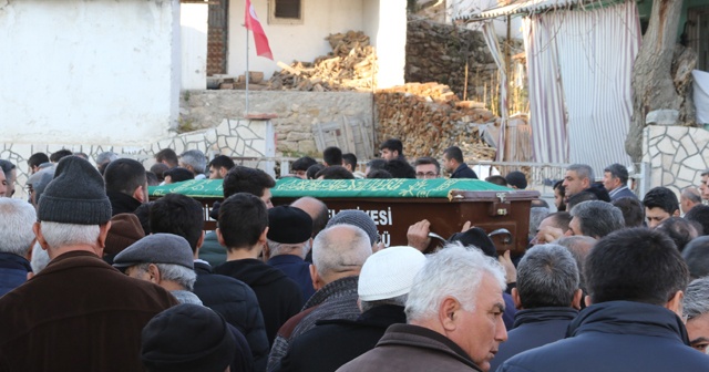 3 kişiyi öldürüp intihar eden şahıs toprağa verildi