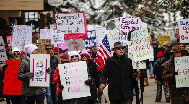 ABD&#039;de Trump karşıtı binlerce kadın yürüdü