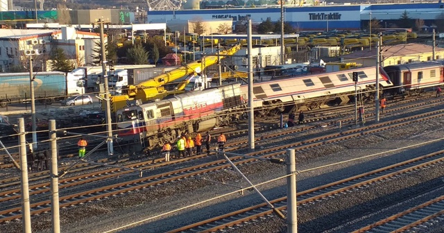 Ankara&#039;da bir tren raydan çıktı!