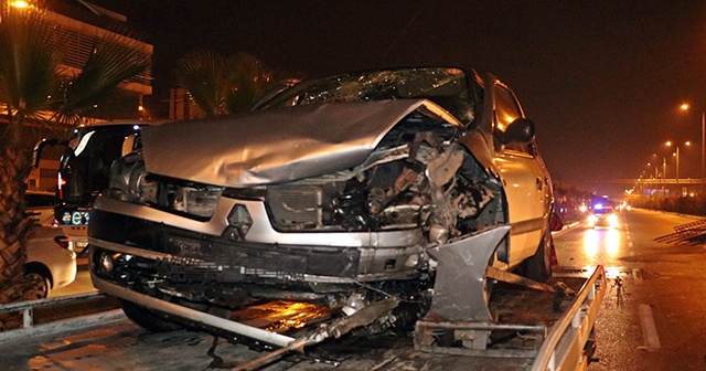 Antalya’da 5 aracın karıştığı zincirleme trafik kazası