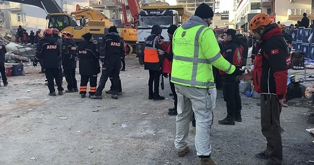 Arama kurtarma ekiplerinin 'iyilik meleği' oldular