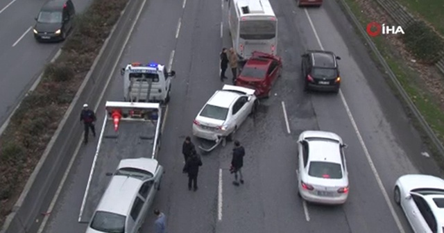 Bağcılar’da zincirleme kaza! Trafikte yoğunluk oluştu