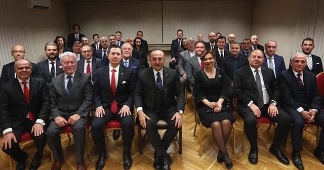 Bakan Çavuşoğlu, Sofya’da Türk iş insanlarıyla buluştu