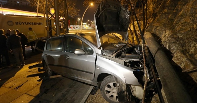 Başkentte meydana gelen iki ayrı trafik kazasında 5 kişi yaralandı