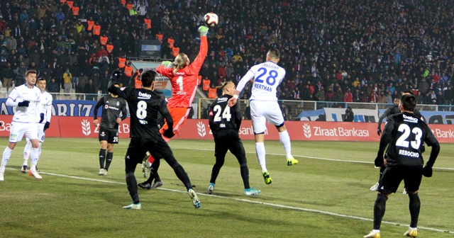 BB Erzurumspor evinde Beşiktaş&#039;ı mağlup etti