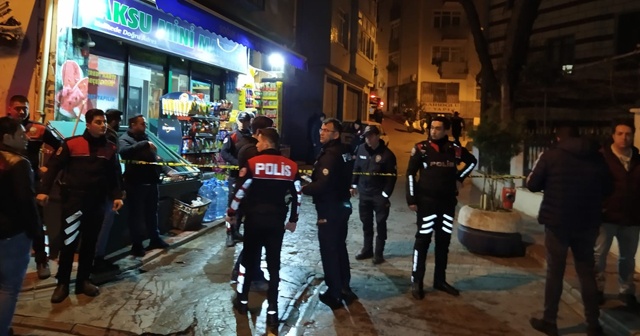 Beyoğlu’nda sokak ortasındaki kavga kanlı bitti: 1 yaralı
