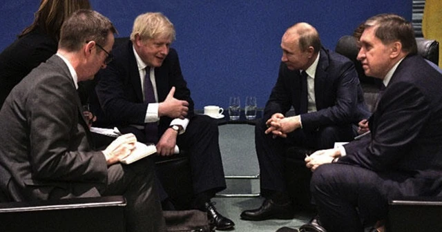 Boris Johnson ve Putin Berlin&#039;de bir araya geldi