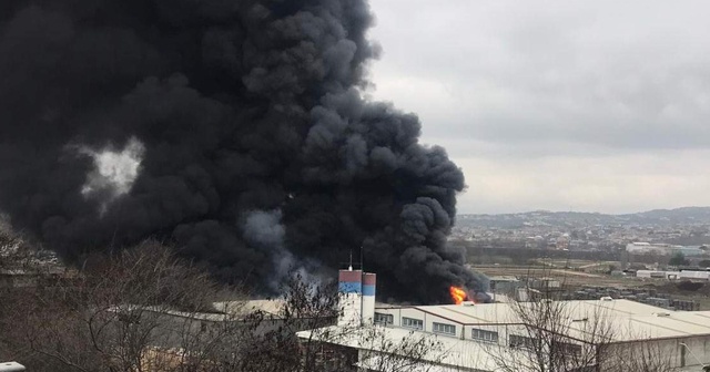 Bursa&#039;da korkutan fabrika yangını