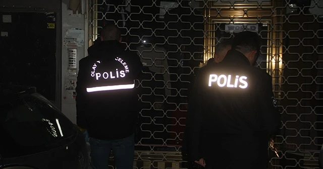 Çilingir yardımıyla girdiği evde annesinin cansız bedeniyle karşılaştı