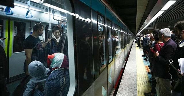 Deprem sonrasında ‘metro istasyonunu terk edin’ anonsu