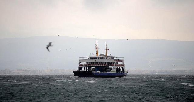 Ege Denizi&#039;ndeki vapur seferlerine fırtına engeli