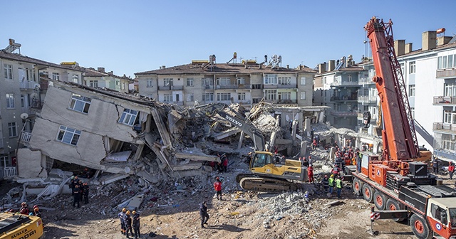 Elazığ depreminde can kaybı 38&#039;e yükseldi!