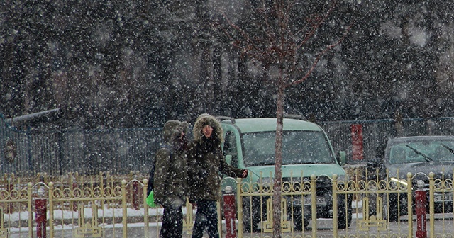 Erzurum’da kar yağışı etkili oldu