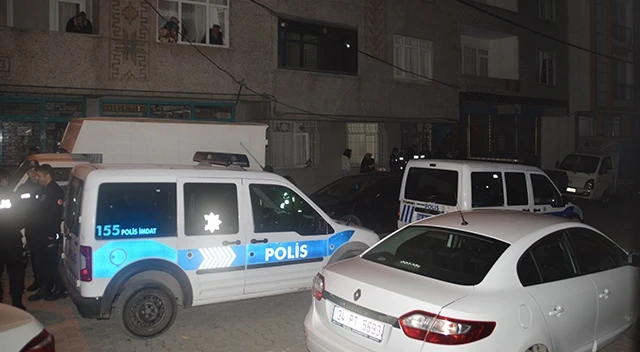 Eşiyle boşanma aşamasında olan adam canına kıydı