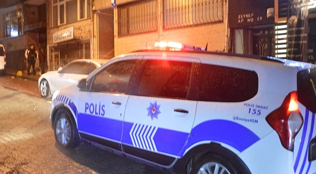 Fatih'te kar maskeli 3 kişi kasa soydu