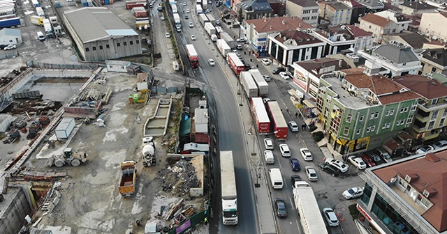 Gümrükte oluşan teknik arıza, kilometrelerce tır kuyruğuna sebep oldu